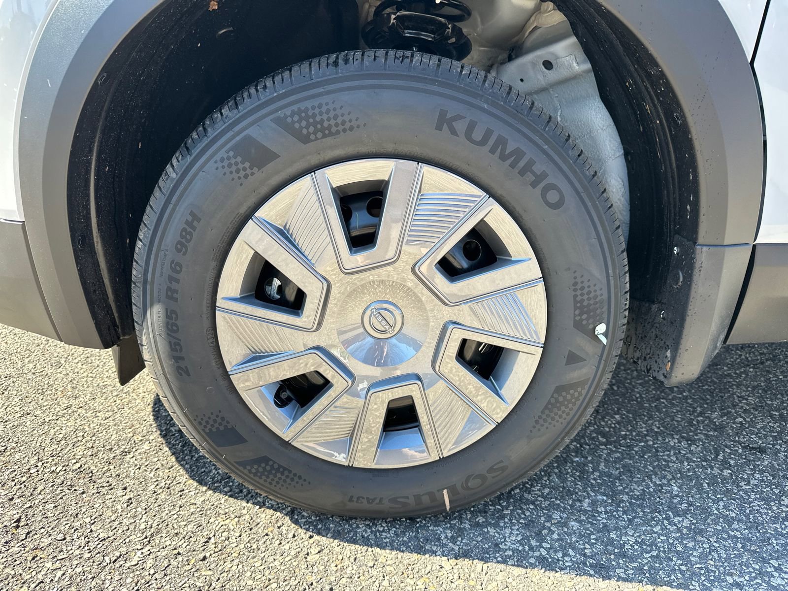 New 2026 Nissan Kicks S image 11