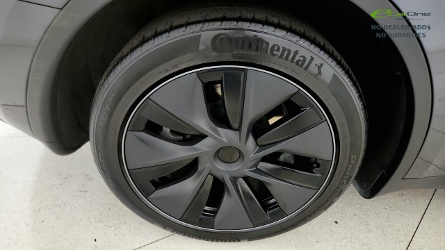 Used 2025 Tesla Model Y Long Range RWD image 82