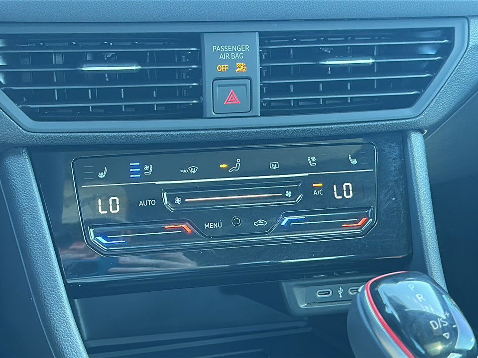 Used 2025 Volkswagen Jetta GLI Autobahn image 31