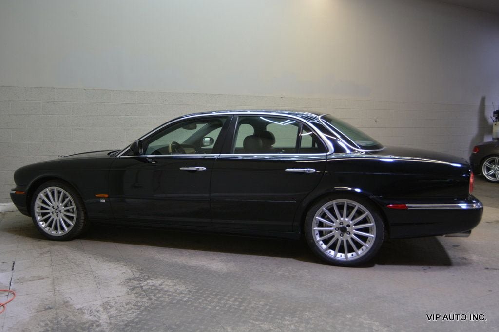 Used 2004 Jaguar XJ8 RWD image 30