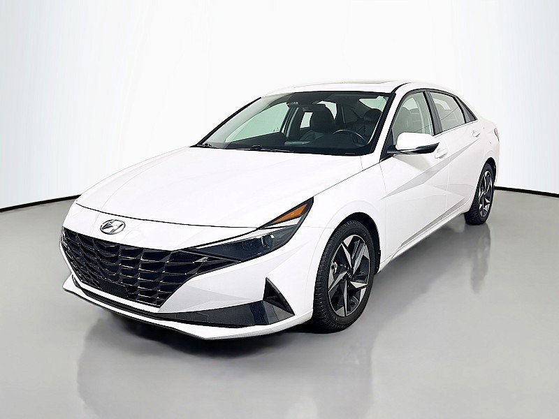 Used 2023 Hyundai Elantra Limited w/ Cargo Package FWD image 3