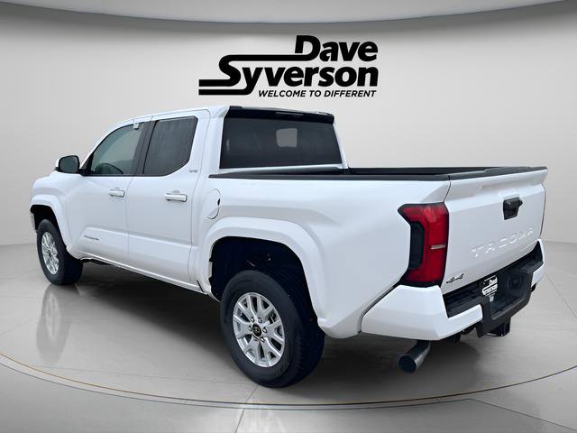 Used 2025 Toyota Tacoma SR5 image 6