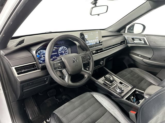 Used 2024 Mitsubishi Outlander SE Black Edition AWD/4WD image 3