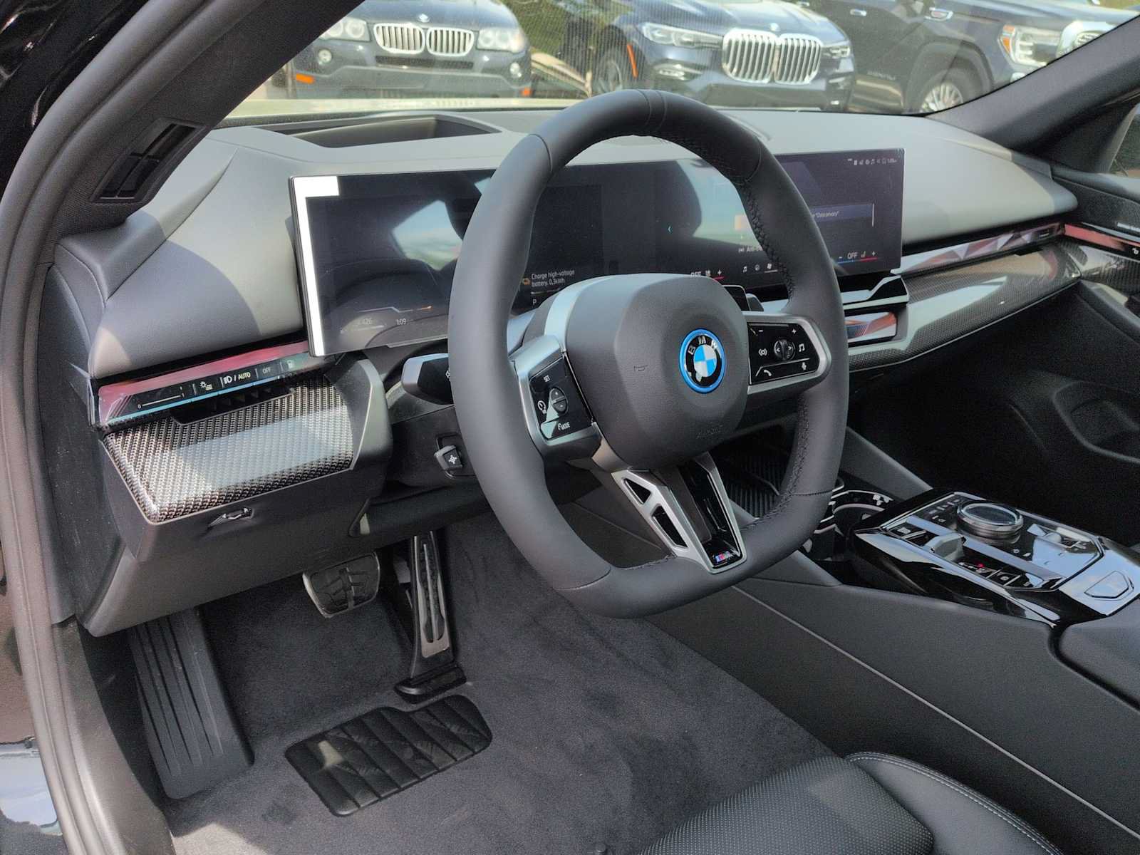 Used 2027 BMW 550e xDrive AWD/4WD image 10