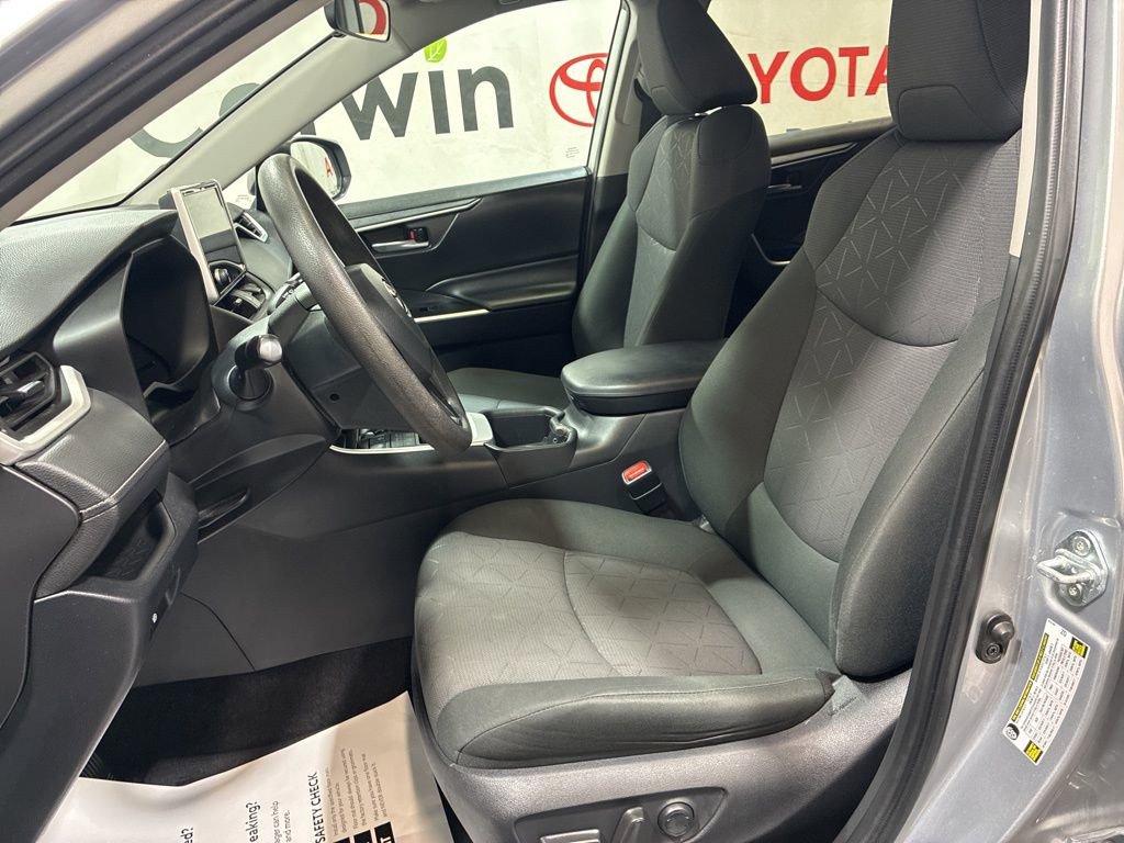 Used 2023 Toyota RAV4 XLE image 24