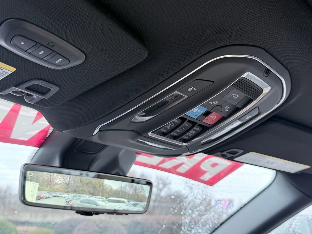 Used 2024 Jeep Grand Cherokee Limited w/ Luxury Tech Group II image 20