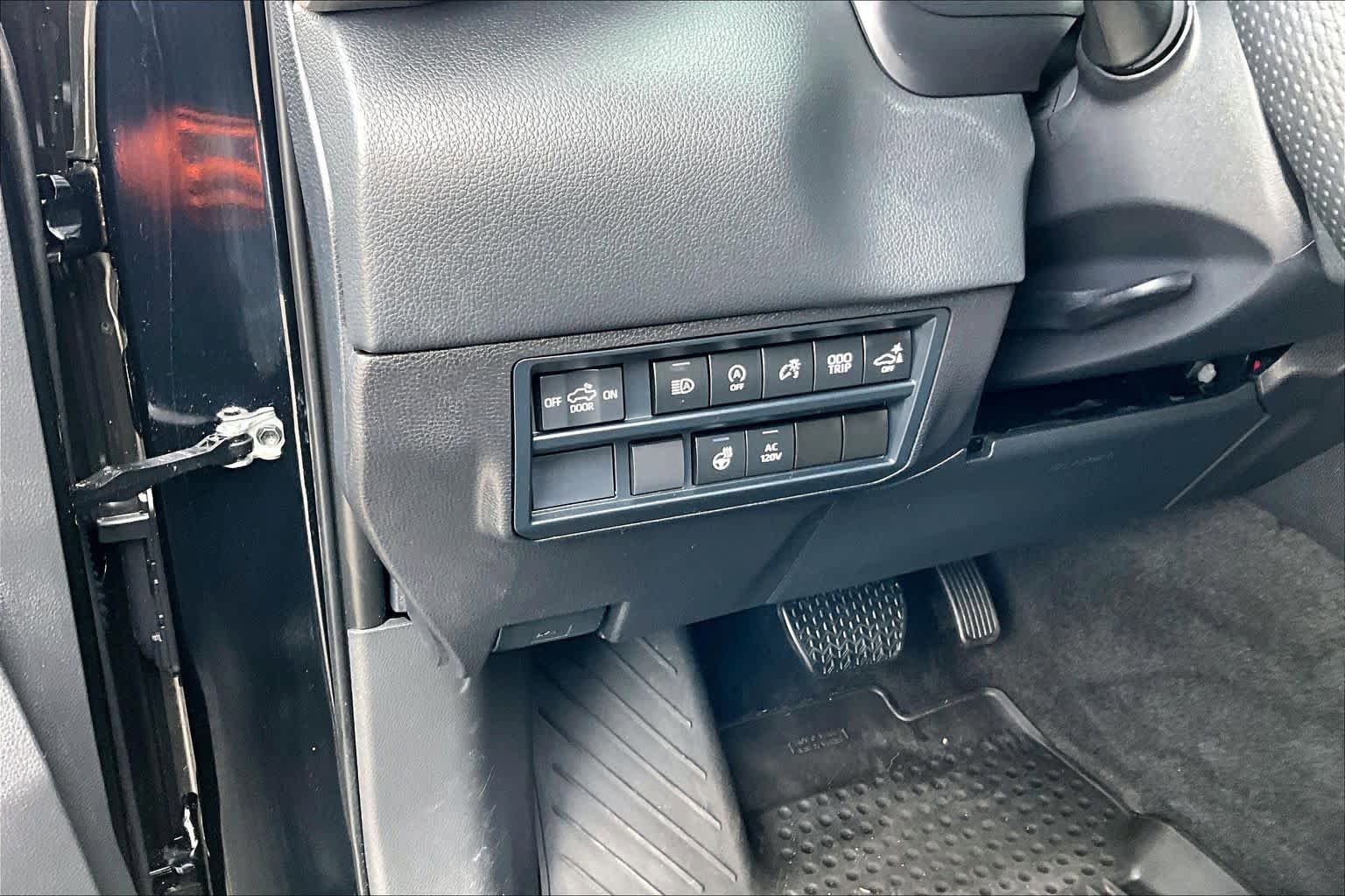 Used 2024 Toyota Tundra Limited AWD/4WD image 30