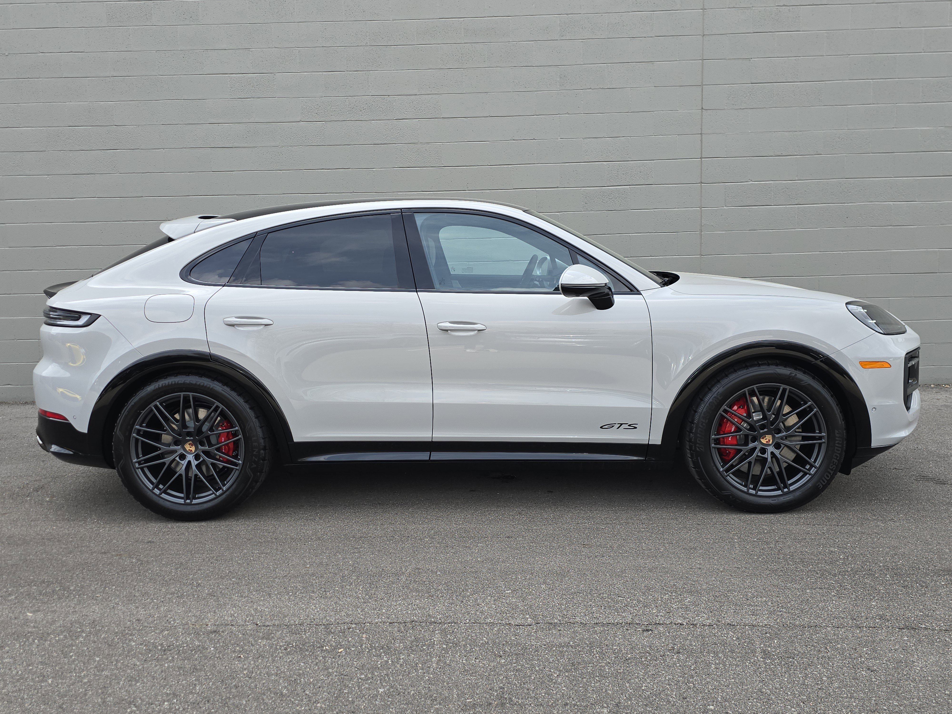 New 2026 Porsche Cayenne GTS image 10