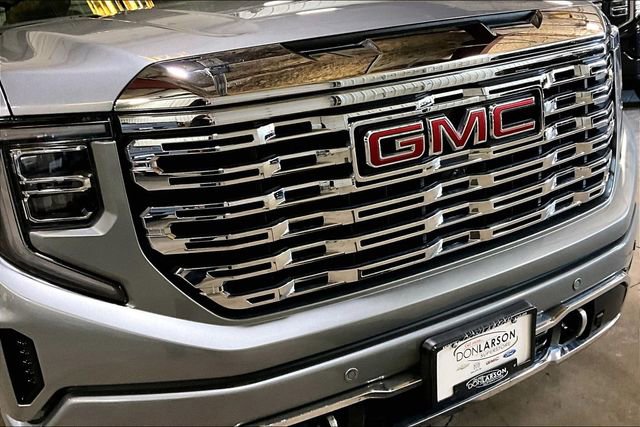 Certified 2025 GMC Sierra 1500 Denali w/ Denali Reserve Package AWD/4WD image 11