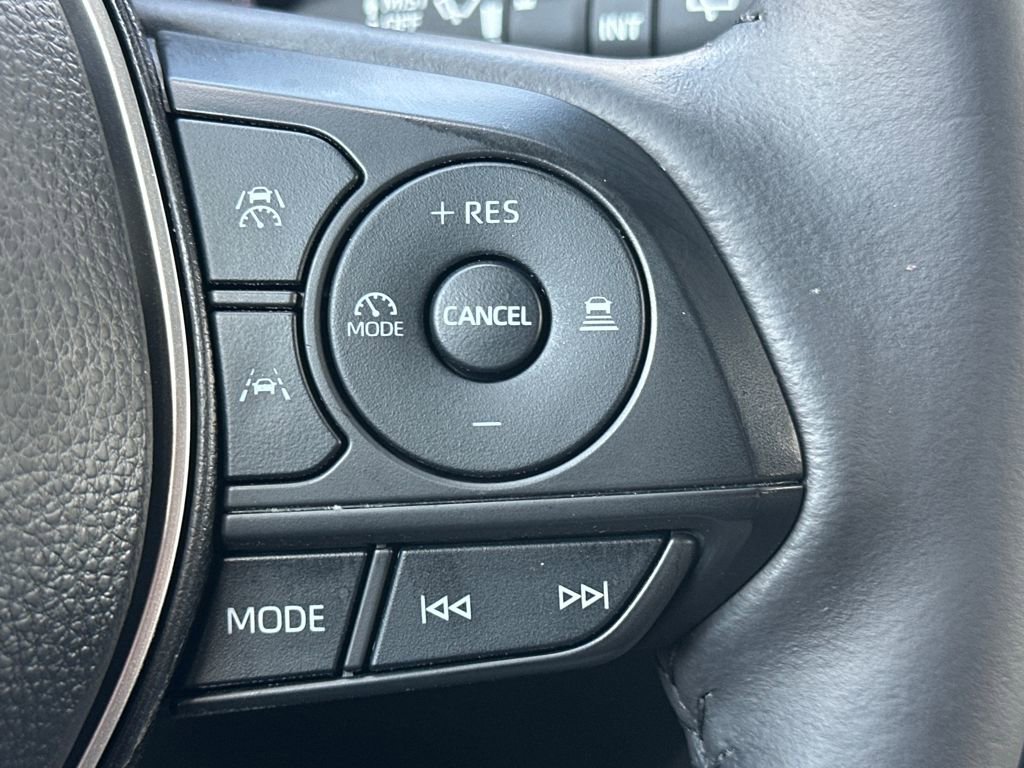 Used 2024 Toyota Corolla Cross XSE w/ Convenience Package image 22