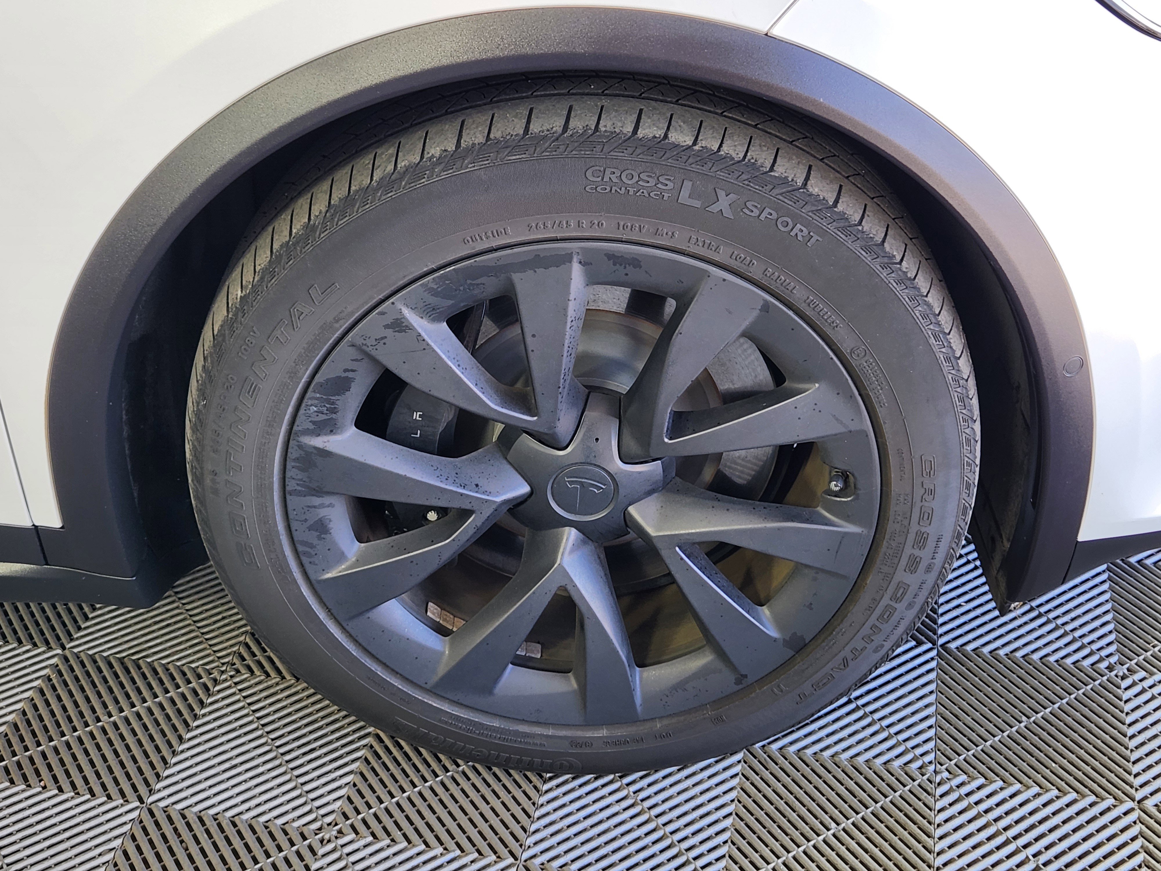 Used 2022 Tesla Model X image 10