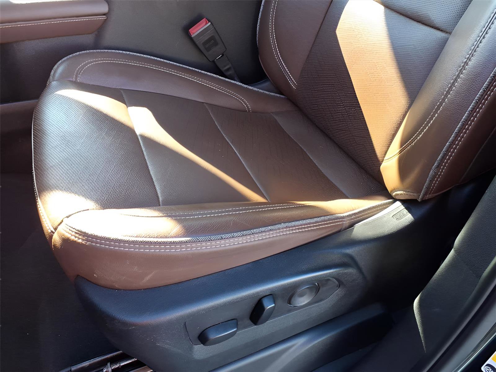 Used 2021 Chevrolet Suburban High Country w/ Premium Package image 12