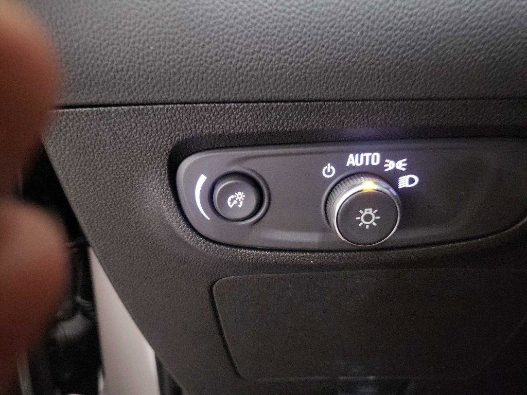 Used 2025 Buick Encore GX Avenir w/ Avenir Technology Package AWD/4WD image 15