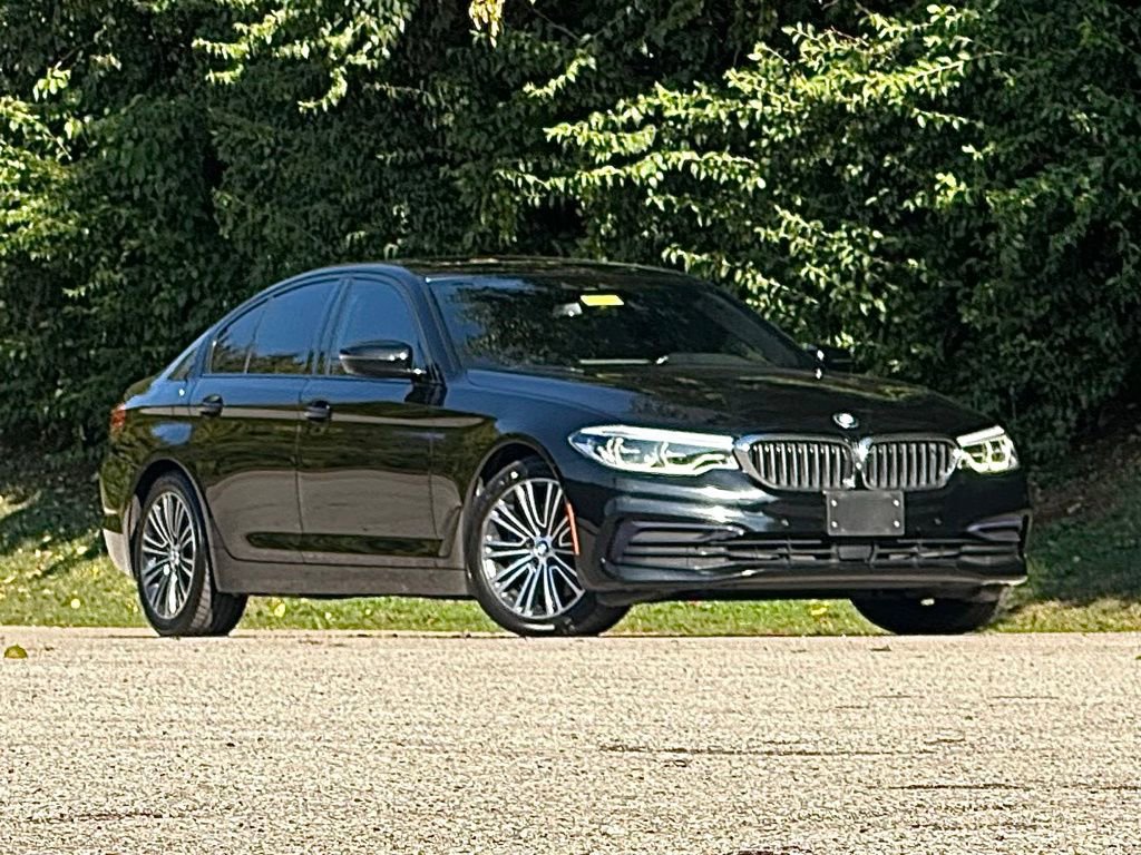 Used 2019 BMW 530i xDrive w/ Dynamic Handling Package image 2