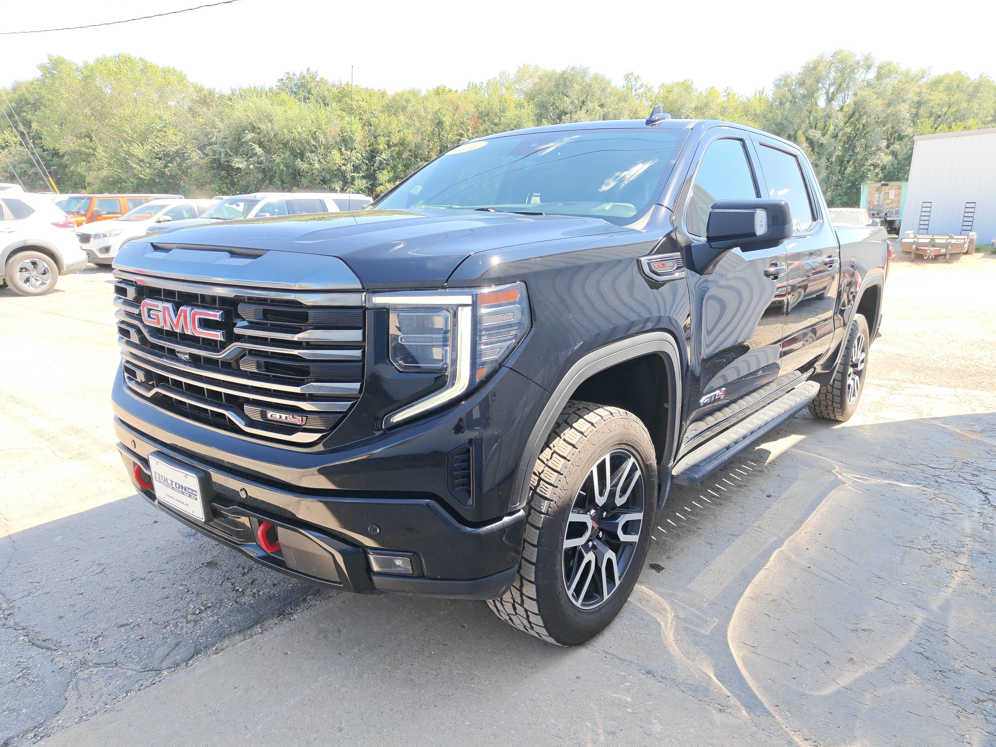 Used 2024 GMC Sierra 1500 AT4 w/ AT4 Premium Package AWD/4WD image 8