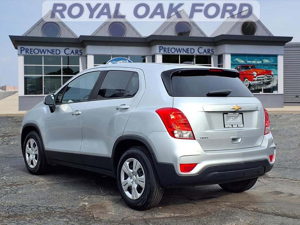 Used 2017 Chevrolet Trax LS w/ Fleet Convenience Package image 2