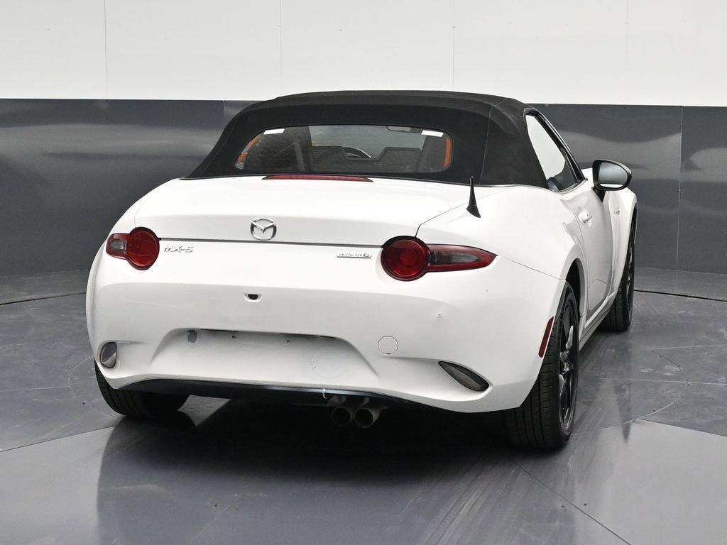 Used 2020 MAZDA MX-5 Miata Sport image 2
