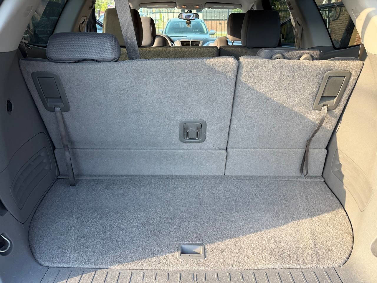 Used 2011 Chevrolet Traverse LS FWD image 20