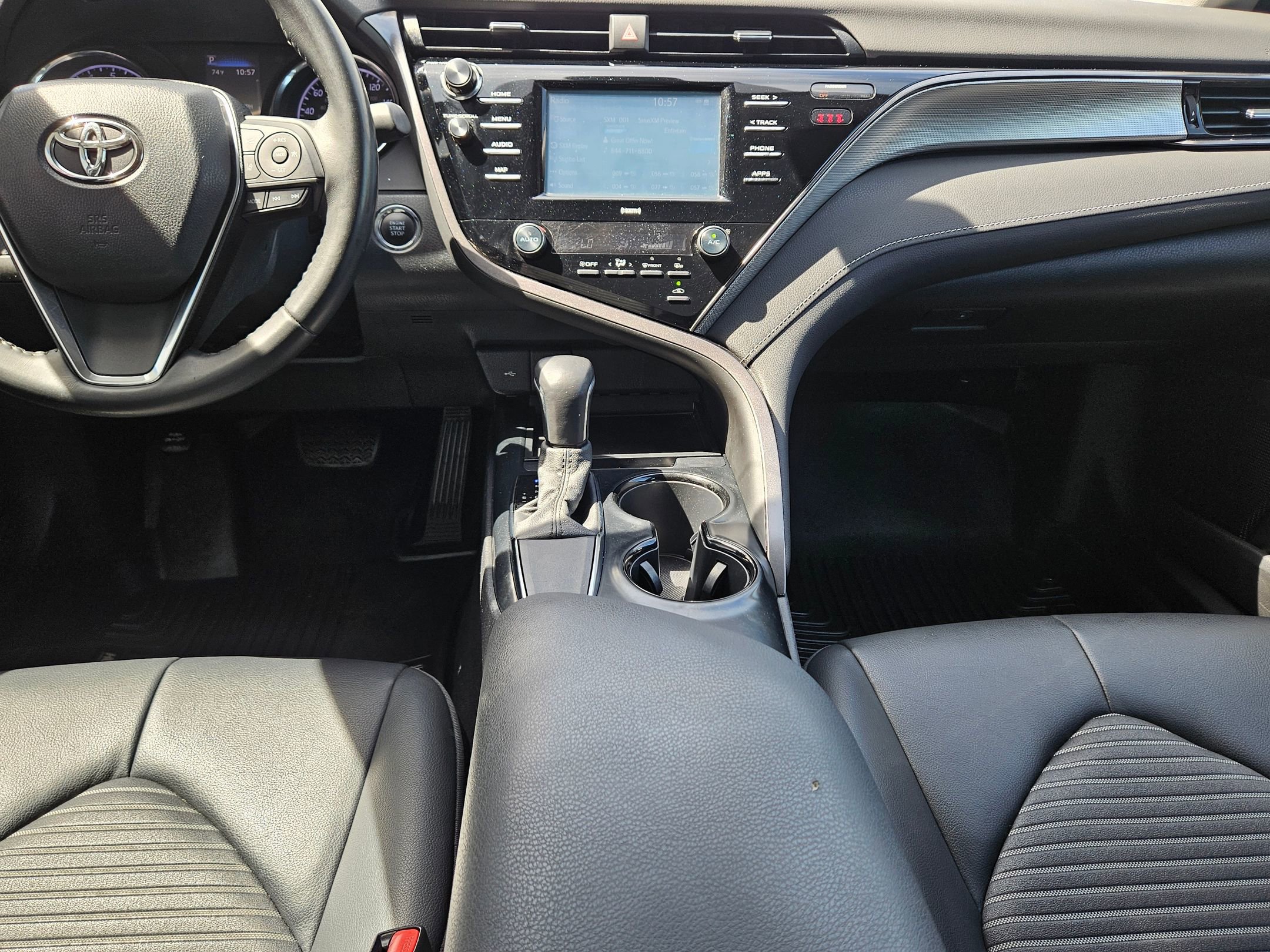 Used 2020 Toyota Camry SE w/ Convenience Package image 10