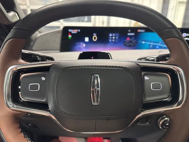 Used 2025 Lincoln Navigator Reserve AWD/4WD image 15