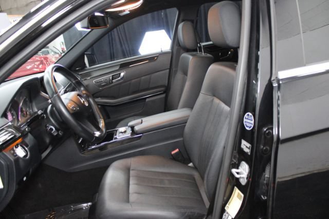 Used 2010 Mercedes-Benz E 550 Sedan w/ Premium 1 Pkg image 14