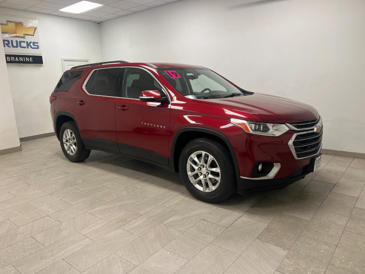 Used 2019 Chevrolet Traverse LT FWD image 3