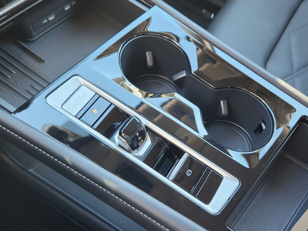 Used 2025 Volkswagen Atlas SE image 10