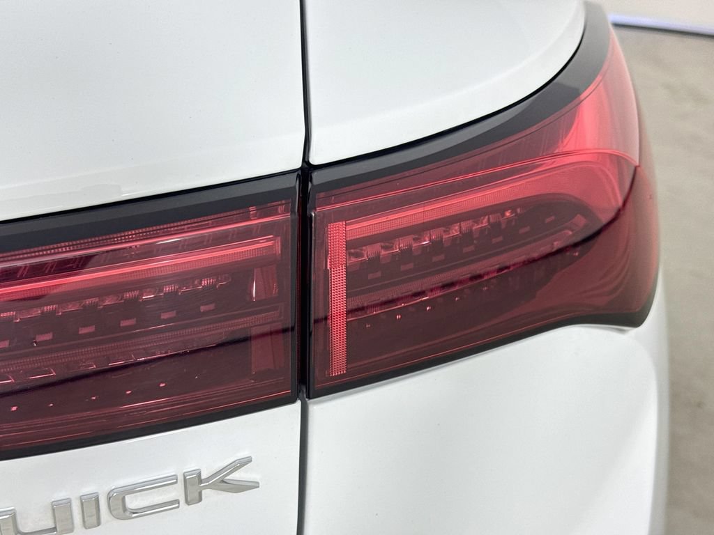 Used 2025 Buick Envision Sport Touring AWD/4WD image 32
