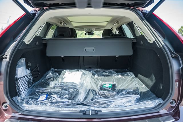 New 2026 Volvo XC60 T8 Ultra w/ Protection Package Premier AWD/4WD image 10