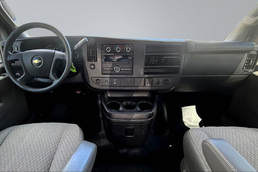 Used 2017 Chevrolet Express 2500 RWD image 8