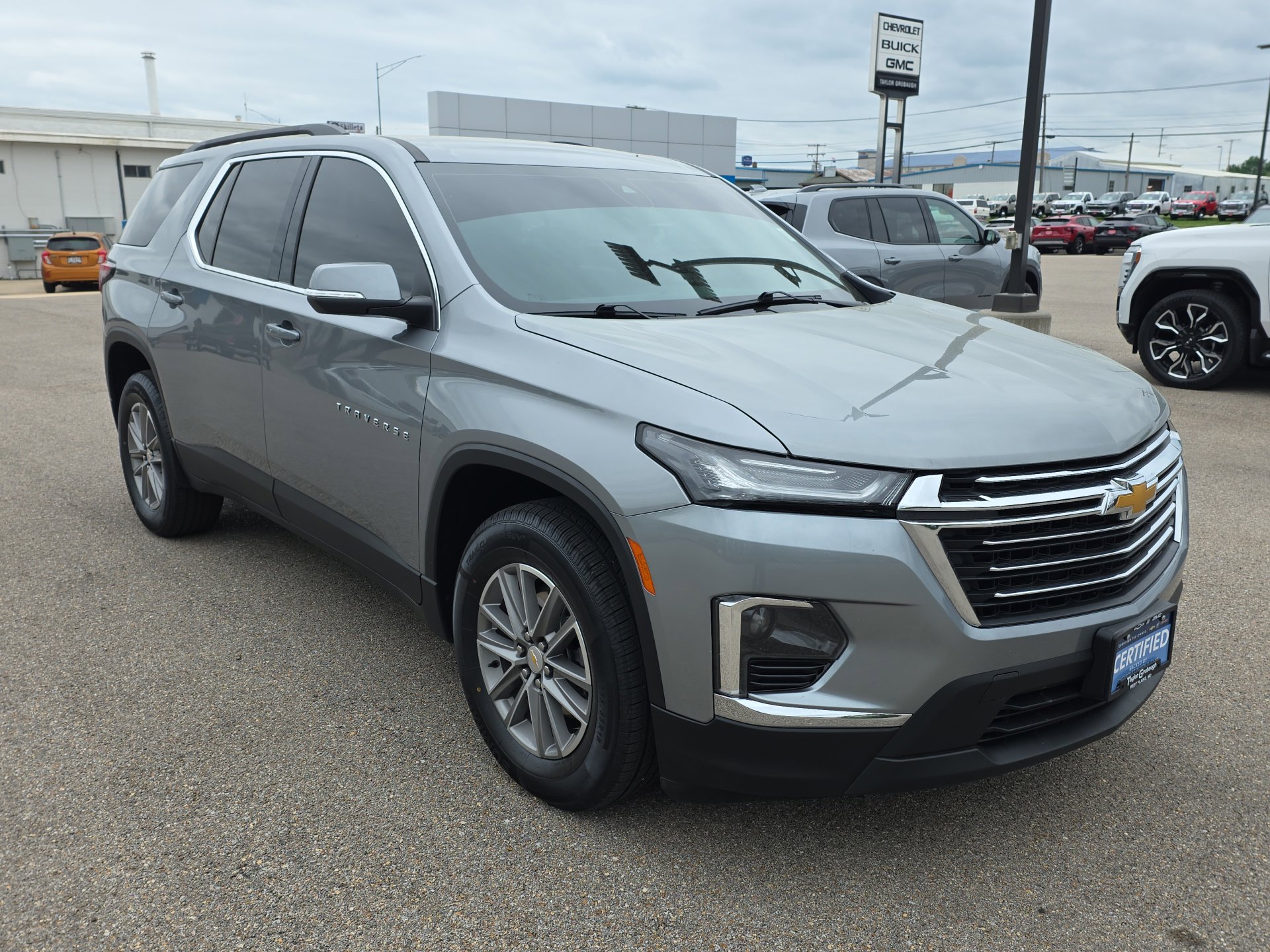 Certified 2024 Chevrolet Traverse LT FWD image 2