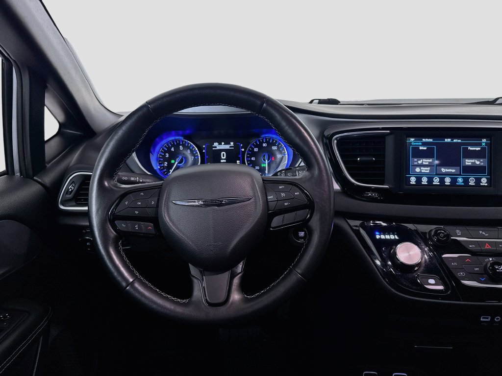 Used 2020 Chrysler Pacifica Touring w/ S Appearance Package FWD image 22