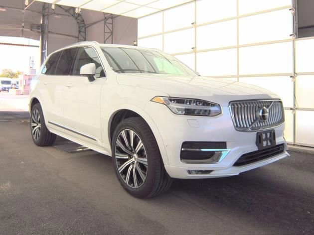 Used 2025 Volvo XC90 B6 Plus AWD/4WD image 4