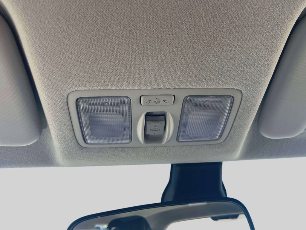 Used 2023 Hyundai Venue SEL image 31