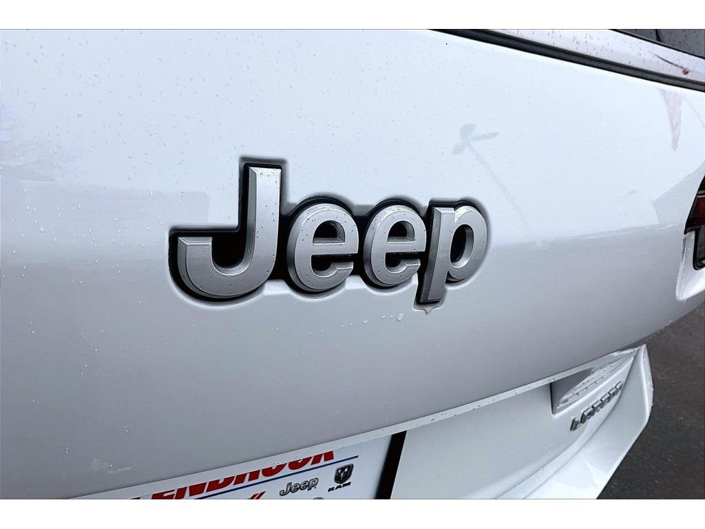Used 2025 Jeep Grand Cherokee L Laredo w/ Luxury Tech Group I image 9
