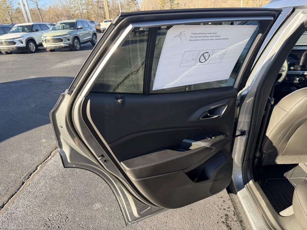 New 2026 Chevrolet Trax LT w/ Sunroof Package image 20