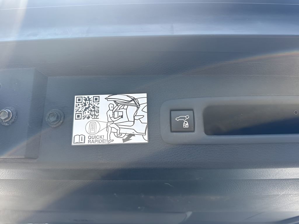 Used 2021 Toyota Sienna Platinum image 32