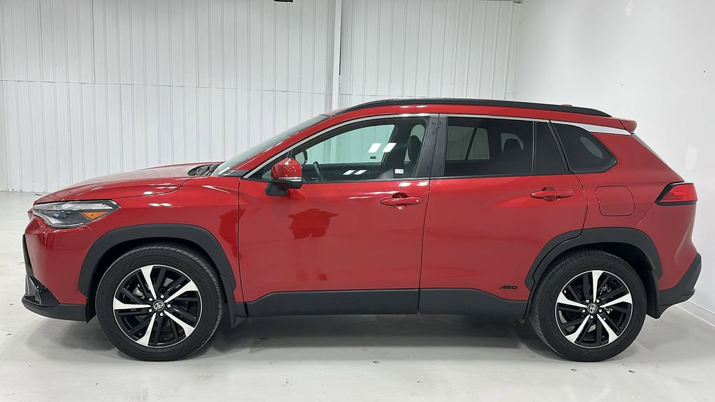 Used 2024 Toyota Corolla Cross XSE image 3