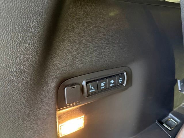 Used 2015 Ford Explorer Sport AWD/4WD image 24