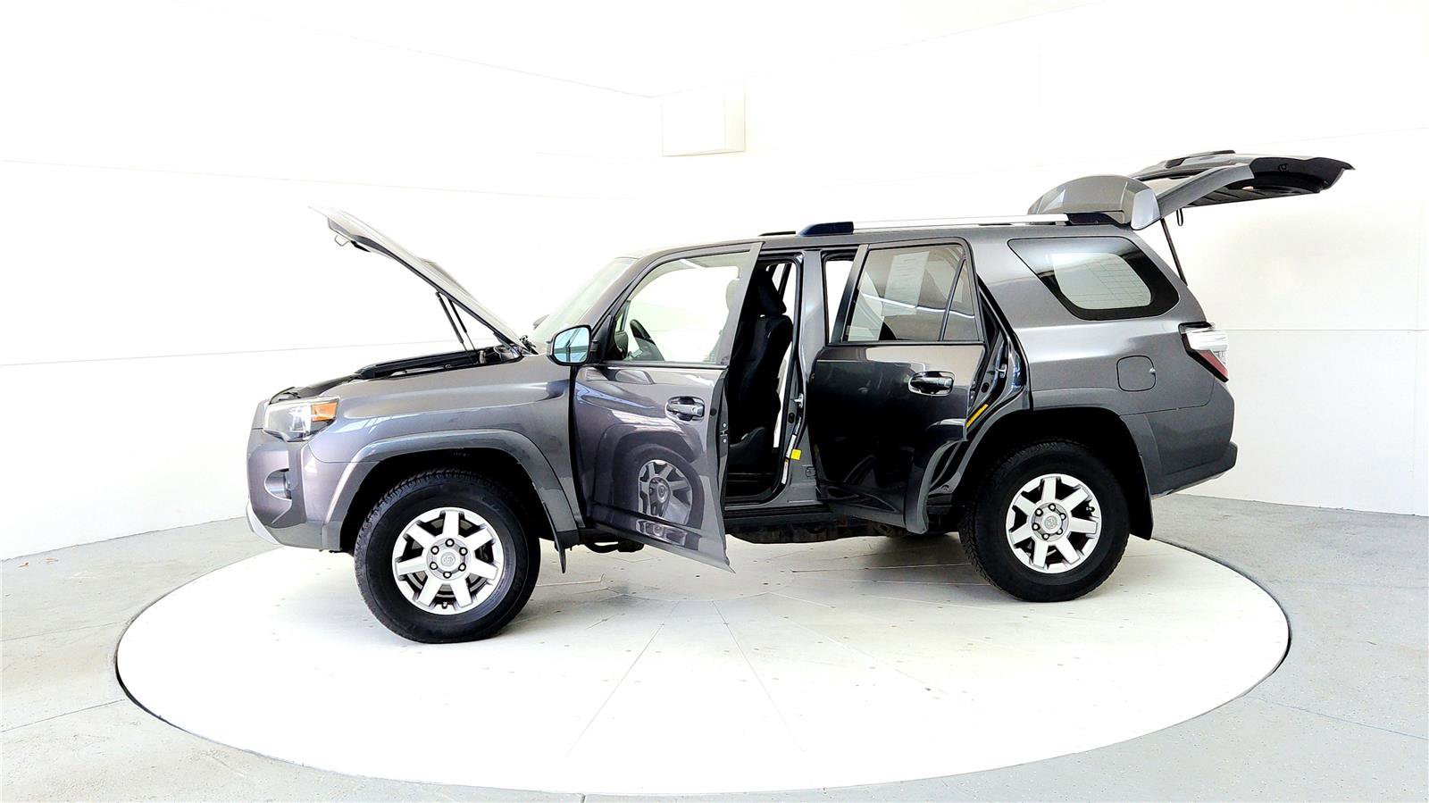 Used 2016 Toyota 4Runner Trail w/ Four Season Floor Mat Package image 10