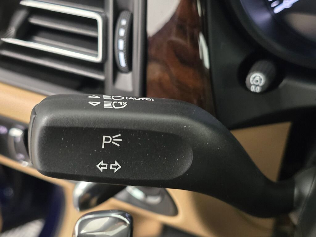 New 2026 Porsche Macan AWD/4WD image 41