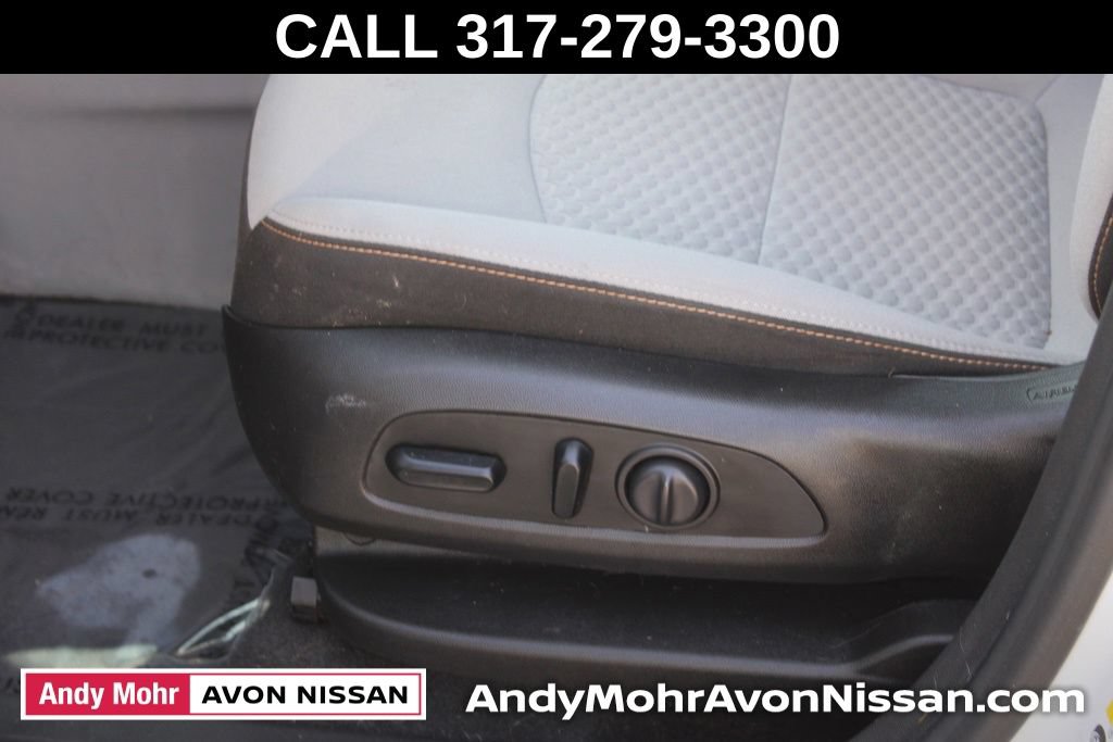 Used 2020 GMC Terrain SLE w/ Driver Convenience Package FWD image 16