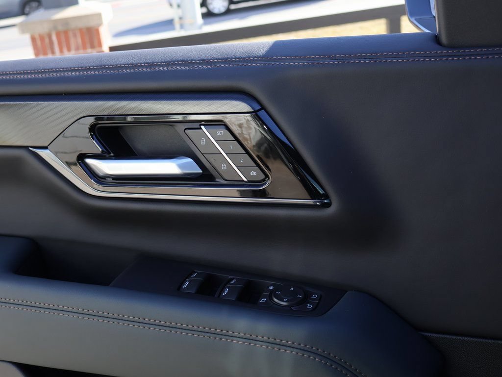 New 2026 GMC Yukon XL AT4 w/ AT4 Premium Plus Package AWD/4WD image 43