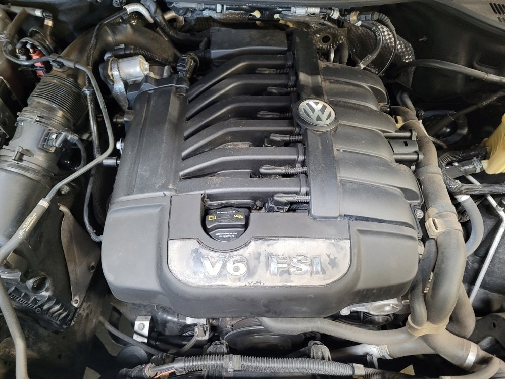 Used 2015 Volkswagen Touareg Lux AWD/4WD image 30