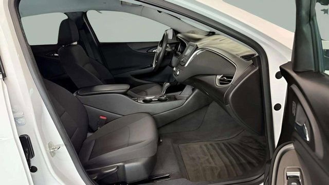 Used 2018 Chevrolet Malibu LS image 17