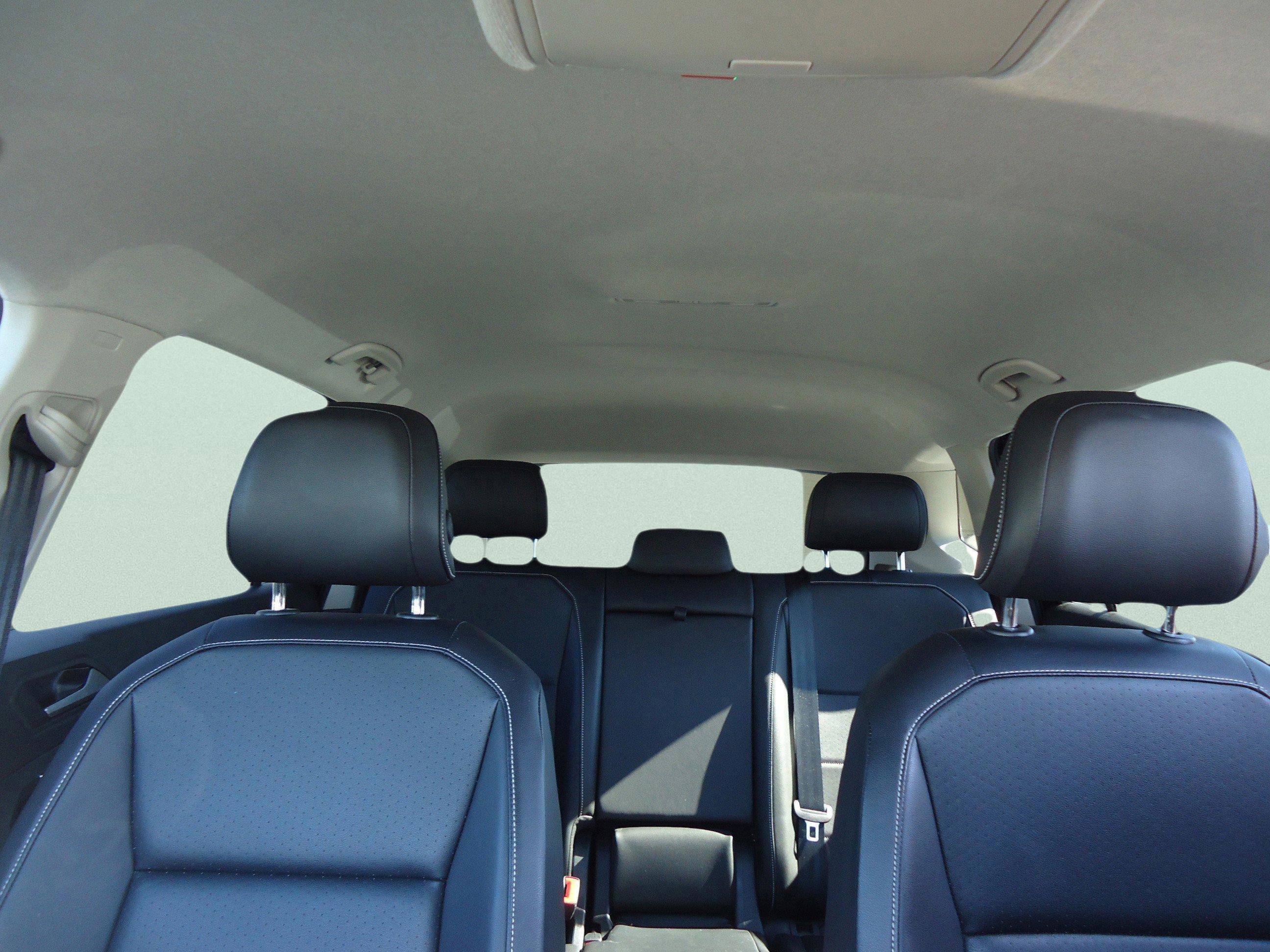 Used 2021 Volkswagen Tiguan SE image 28