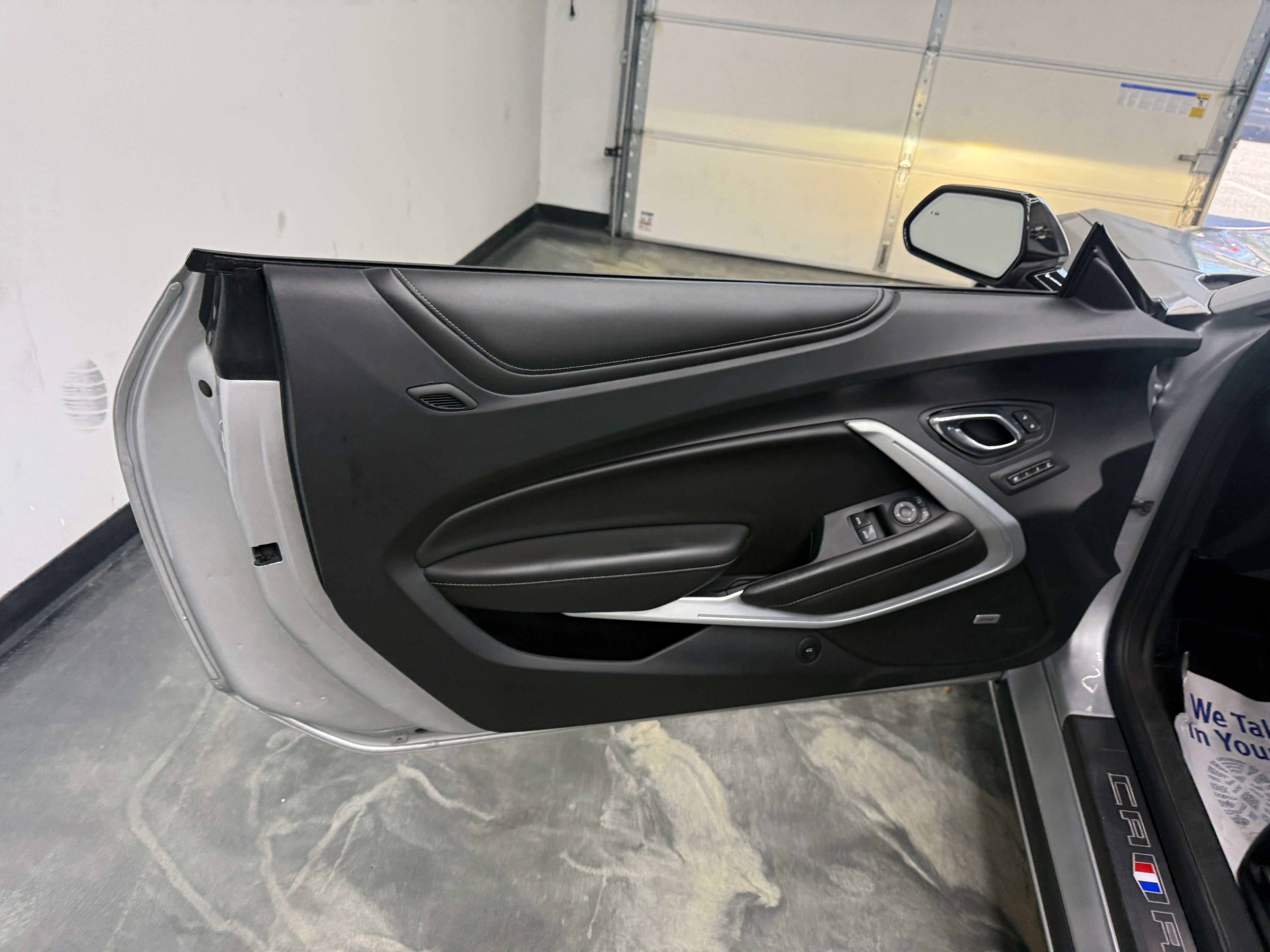 Used 2017 Chevrolet Camaro LT RWD image 7