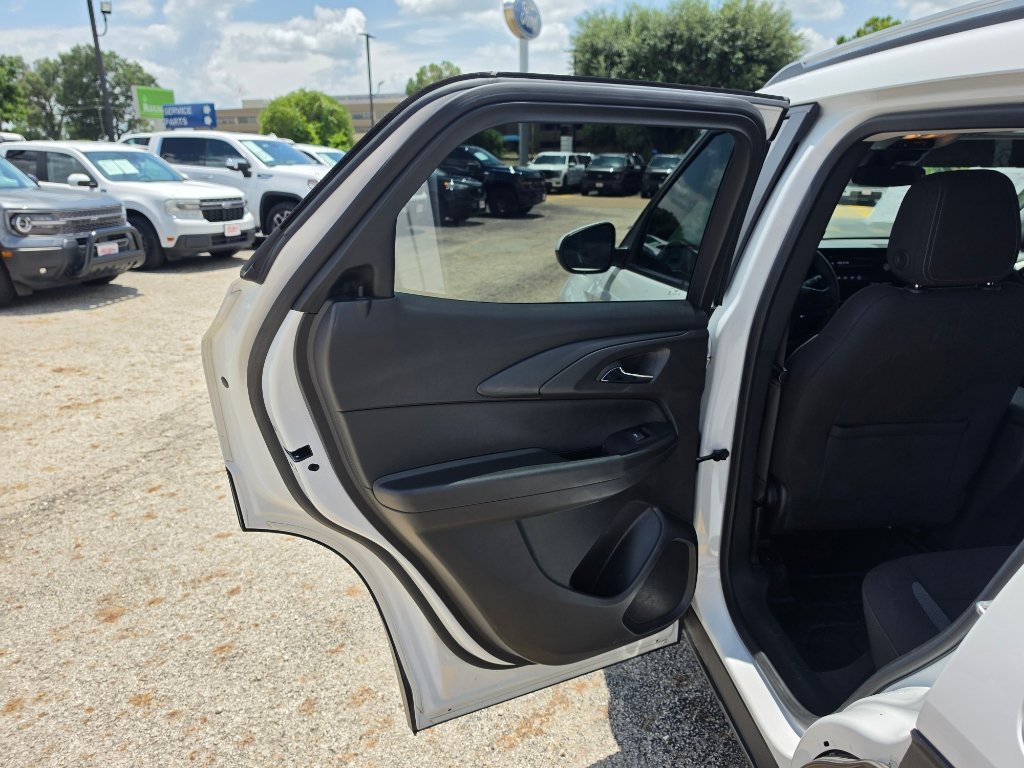 Used 2024 Chevrolet TrailBlazer LT w/ Driver Confidence Package FWD image 17