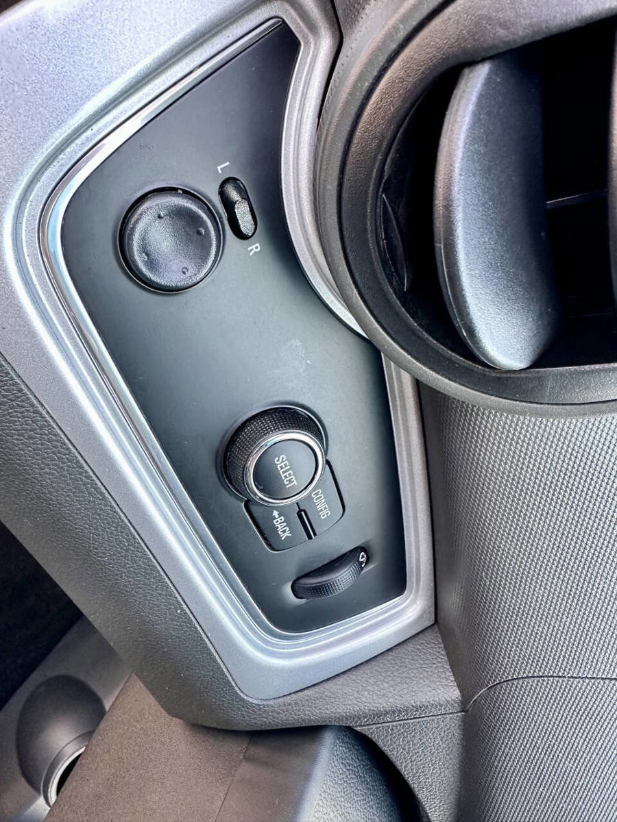 Used 2016 Chevrolet Spark LT image 26