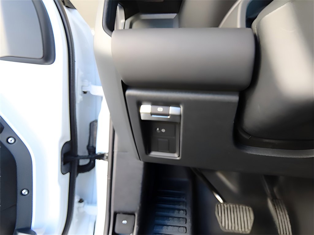 New 2025 Land Rover Defender 90 S image 43